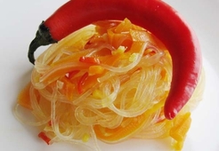 Острый салат с фунчозой