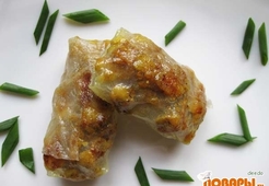 Курица карри в рисовых блинчиках