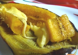 Рецепт: Мадуро кон кэсо (платано с сыром)