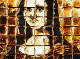 Мона Лиза из поджаренных ломтиков белого хлеба