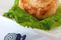 Шаг 2: Форму для выпечки смазать растительным …