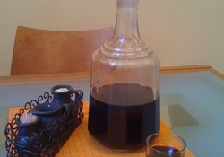 Рецепт: Вишнево-медовая  наливка