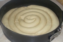 Шаг 2: Первую "колбаску" свернуть в виде …