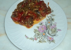 Рецепт: Баклажан, тушеный с перцем