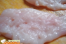 Шаг 1: Куриную грудку помыть и хорошо …