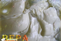 Шаг 1: В теплом молоке растворить дрожжи, …