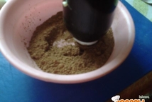 Шаг 6: Сформировать из теста шарики 3-4 …