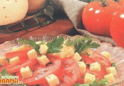 Рецепт: Салат из сыра и помидоров