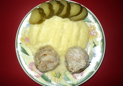 Рецепт: Тефтели из индейки в молочном соусе