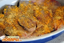 Шаг 4: Уложить в посуду для духовки. …