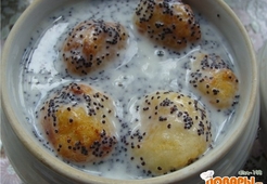 Сырники в маковом соусе