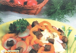 Рецепт: Салат из редиса с печенью