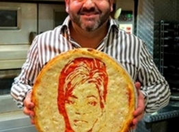 Статья: Пиццы со знаменитостями от Доменико Кролла