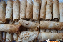 Шаг 3: На каждую половинку блина накладываем …