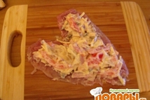 Шаг 4: Накладываем начинку на одну часть …