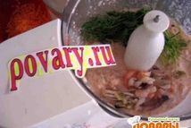 Шаг 7: Добавить укроп и морской коктейль, …