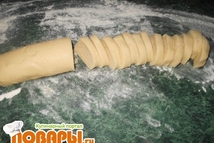 Шаг 7: Пока колбаски охлаждаются, нагреть духовку …