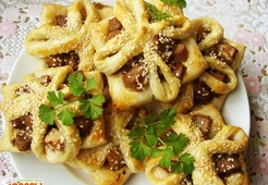 Пирожки из слоеного теста