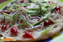 Шаг 2: Тандырную лепешку можно не нарезать, …