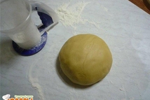 Шаг 3: Всё хорошо перемешать. Добавить соду …