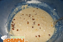 Шаг 3: Молочную смесь вылить в миску, …