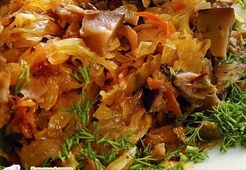 Кислая тушеная капуста