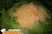 Шаг 5: Сыр натереть на терке.