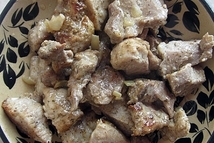 Шаг 2: Обжариваем на сковороде до появления …