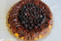 Шаг 4: Готовый бисквитный корж разрезаем вдоль …