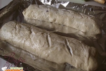 Шаг 3: Раскатать тесто в прямоугольный пласт, …