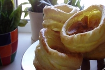 Шаг 4: Пекутся слоеные «стаканчики» четверть часа, …