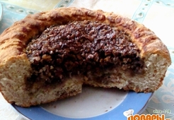 Пирог с медом и орехами