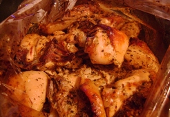 Курица с сочными травами, запеченная в рукаве