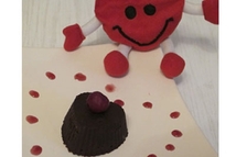 Шаг 3: Аккуратно снимаем формочки и десерт …