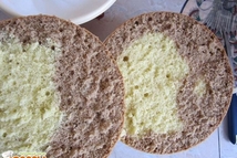 Шаг 8: Благодаря разному тесту, цвет бисквита …