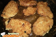 Шаг 4: Жарить котлеты нежно на растительном …