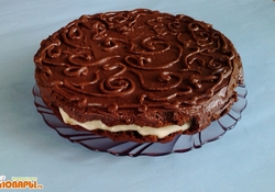 Рецепт: Медово-шоколадный торт с шоколадной глазурью