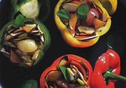 Рецепт: Перцы, фаршированные фруктами  