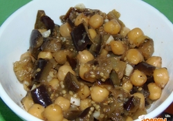 Рецепт: Салат из нута и баклажанов