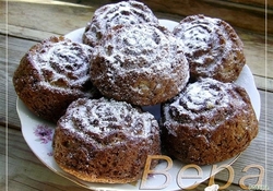 Рецепт: Шоколадные кексы с черносливом