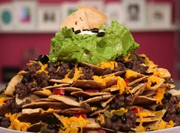 Торт в виде порции начос