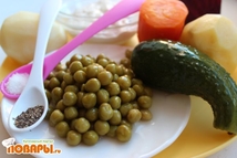 Шаг 4: На пару готовим свеклу, картофель, …