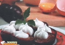 Рецепт: Салат сливовый