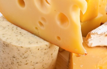 Статья: Откуда  у сыра дырки?