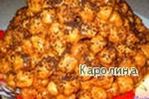 Шаг 4: Медленно, по кругу выливаем карамельную …