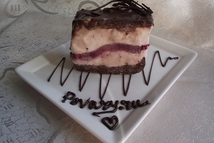 Шаг 6: Перед подачей разрезать десерт на …