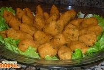 Шаг 2: Вымешивать деревянной ложкой, добавив поджарку …