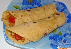 Рецепт: Буррито с бобово-овощной начинкой 