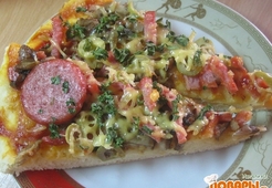 Пицца с колбасой и оливками