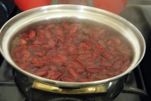 Шаг 3: В кастрюлю с бульоном в …